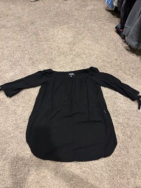 A Pea in the Pod Black Off-Shoulder Tunic Top